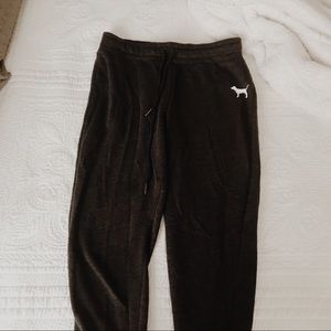 PINK Victoria’s Secret cropped sweatpants